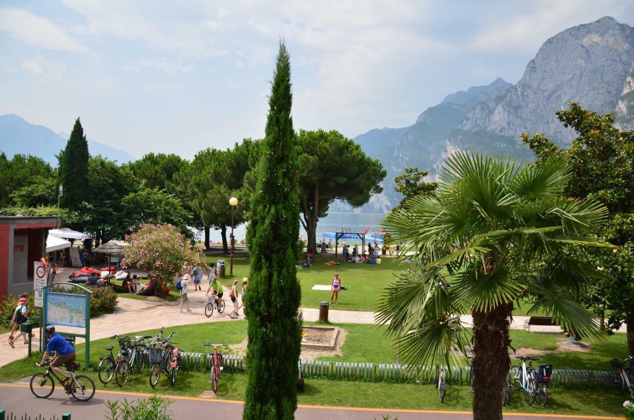 Club Nautico - Phoenix Studio Lake View Рива дел Гарда Екстериор снимка